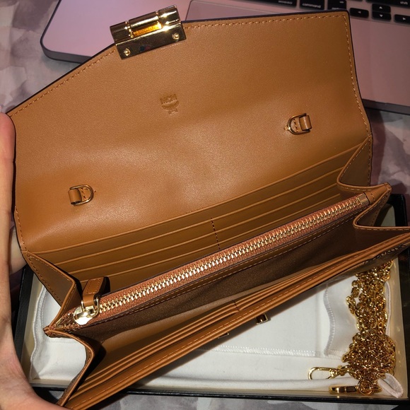 (SOLD❗️) MCM Wallet Clutch - Picture 4 of 8